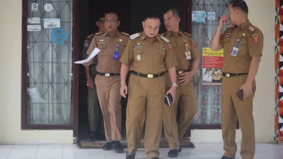 Pastikan Kedisiplinan Pegawai, Wabup Mad Hasnurin Lakukan Sidak Kepada OPD