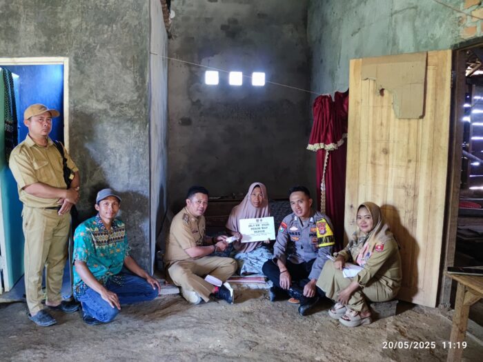 Trobosan Pemerintah Pekon Way Ngison Dalam Salurkan BLT DD 2025